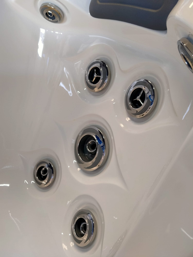 Hydro | 5 personer (200x200x85cm)